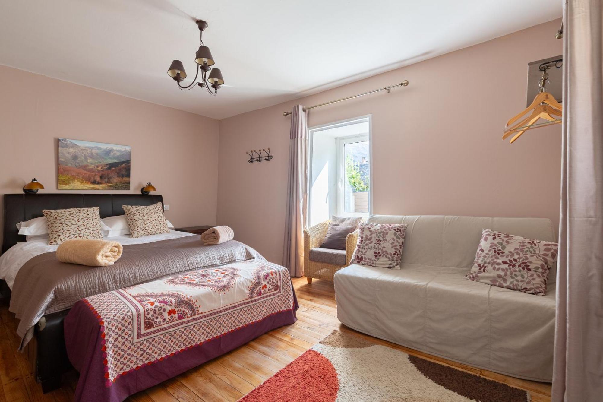 La Petite Maison Des Montagnes ลูซ-แซ็ง-โซเวอร์ ภายนอก รูปภาพ