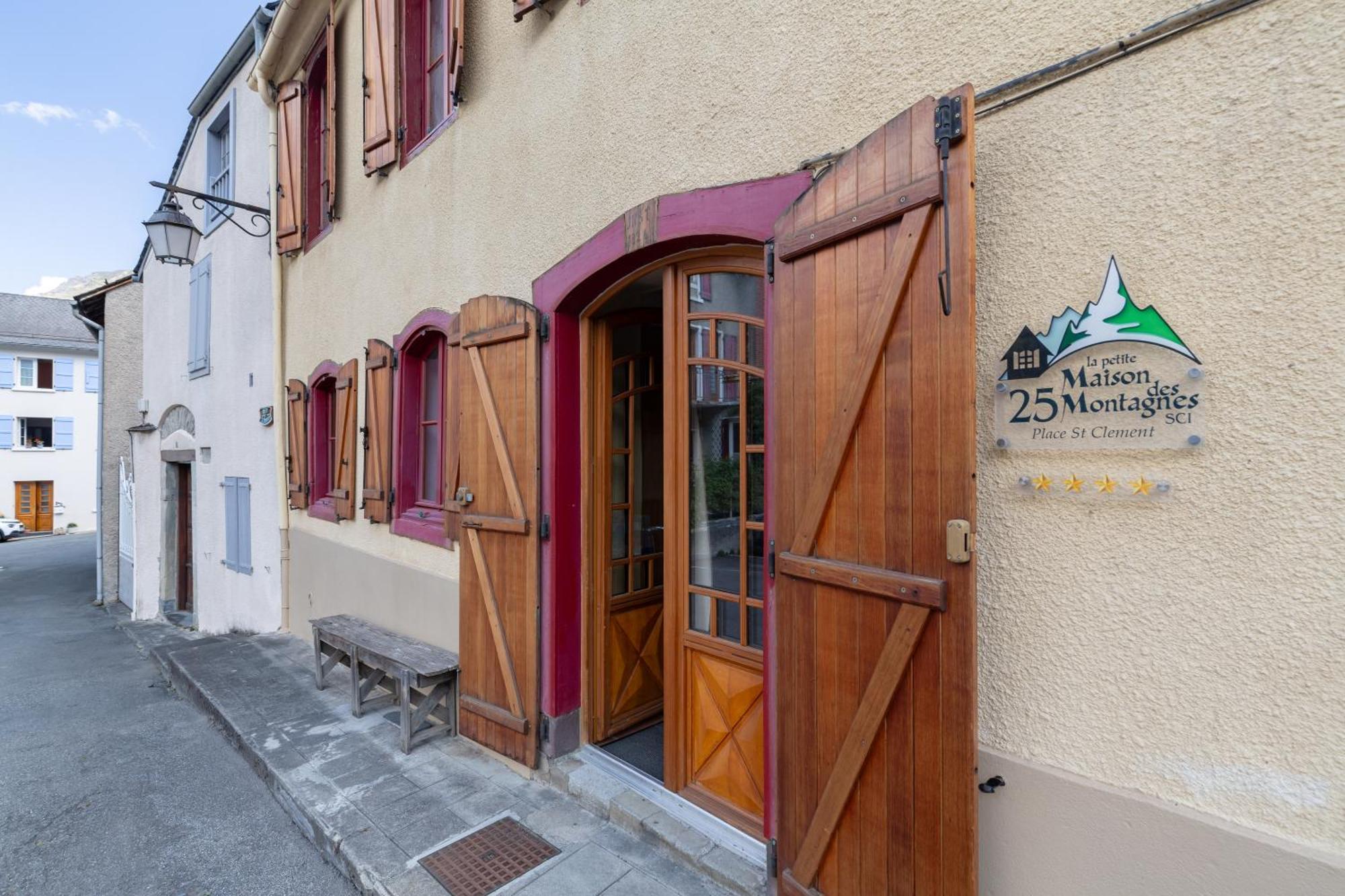 La Petite Maison Des Montagnes ลูซ-แซ็ง-โซเวอร์ ภายนอก รูปภาพ