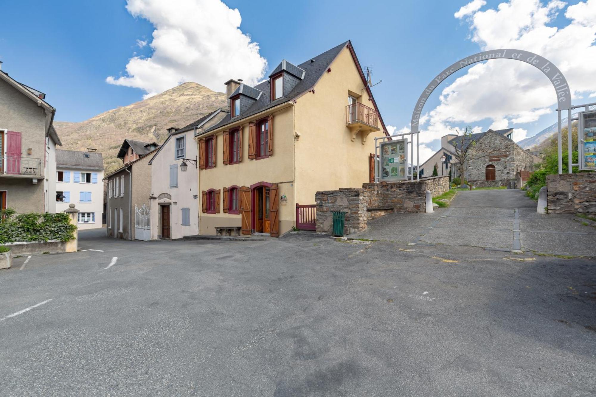 La Petite Maison Des Montagnes ลูซ-แซ็ง-โซเวอร์ ภายนอก รูปภาพ