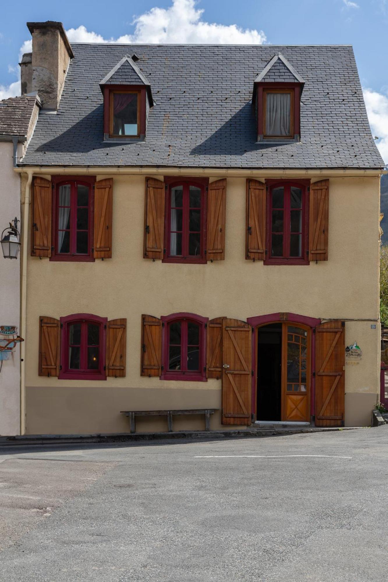La Petite Maison Des Montagnes ลูซ-แซ็ง-โซเวอร์ ภายนอก รูปภาพ